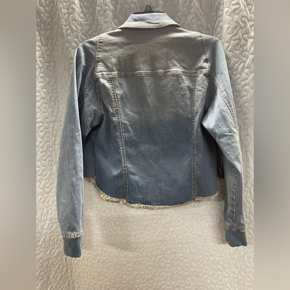 Jean jacket - Picture 7 of 15